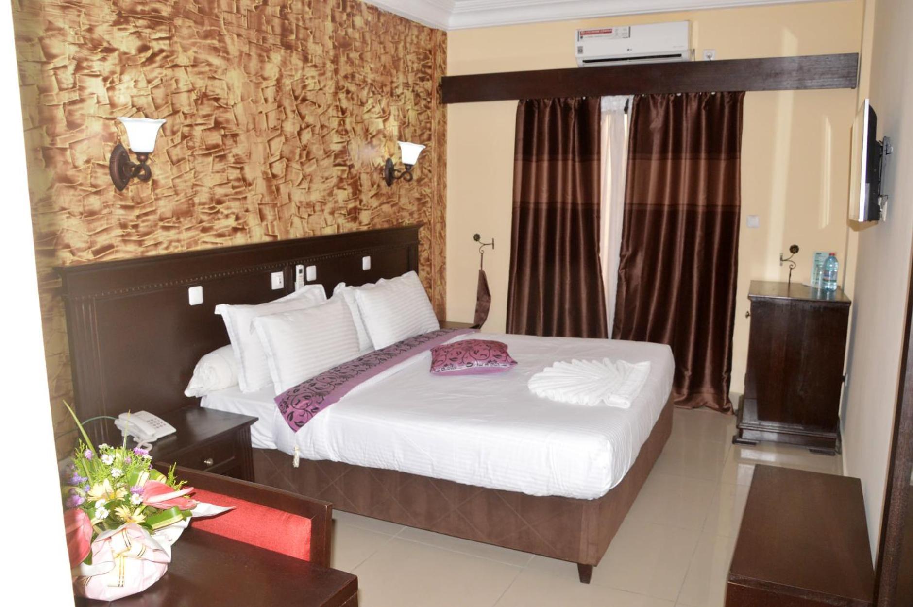 Hotel Vallee Des Princes Дуала Екстер'єр фото