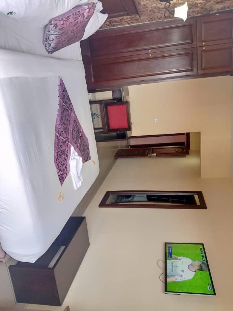Hotel Vallee Des Princes Дуала Екстер'єр фото